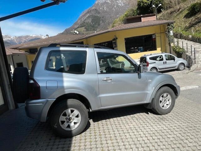 Mitsubishi Pajero 2.5 TDI GLX anno 2004