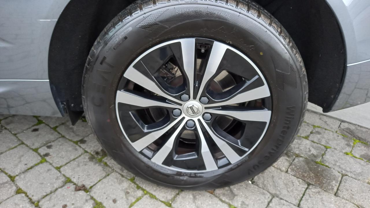 Volvo XC 60 XC60 B4 (d) AWD Geartronic Momentum