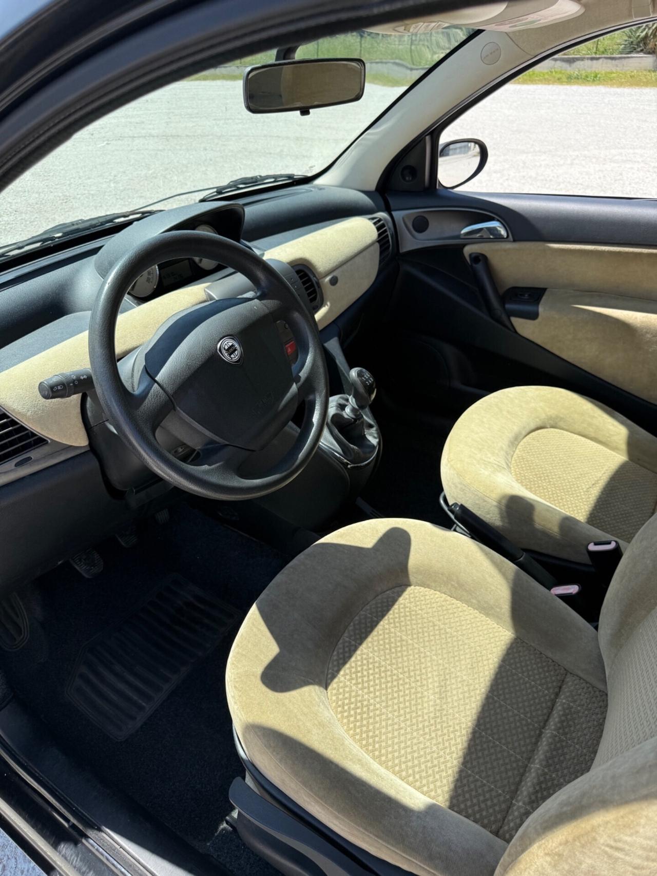 Lancia Ypsilon 1.2 benzina NEOPATENTATI uniproprietà