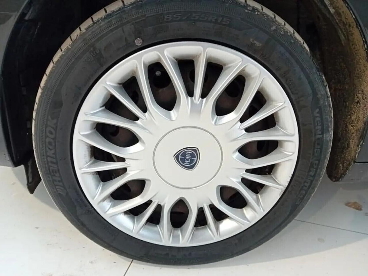 Lancia Ypsilon 1.2 69 CV 5 porte S&S Gold