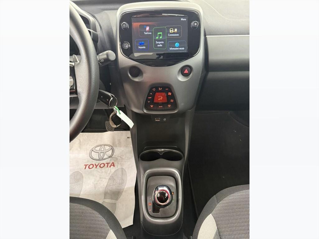 Toyota Aygo 5 Porte 1.0 VVT-i x-play M-MT
