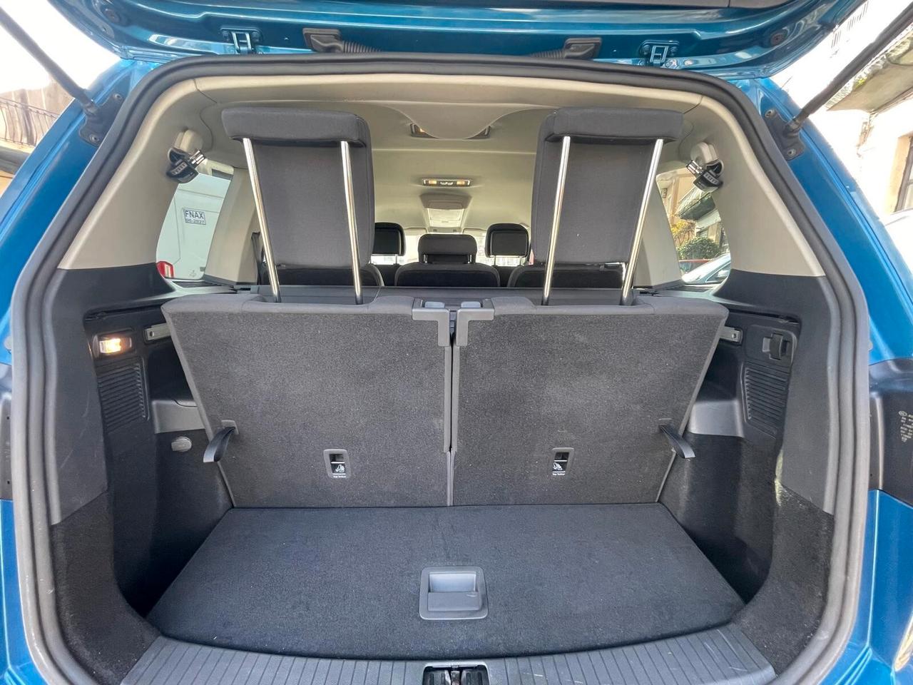 Volkswagen Touran 1.6 TDI Highline 7 POSTI