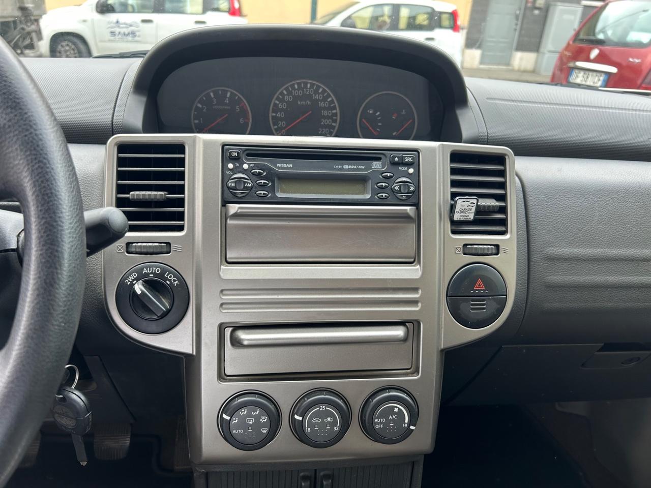Nissan X-Trail 2.2 dCi Urban
