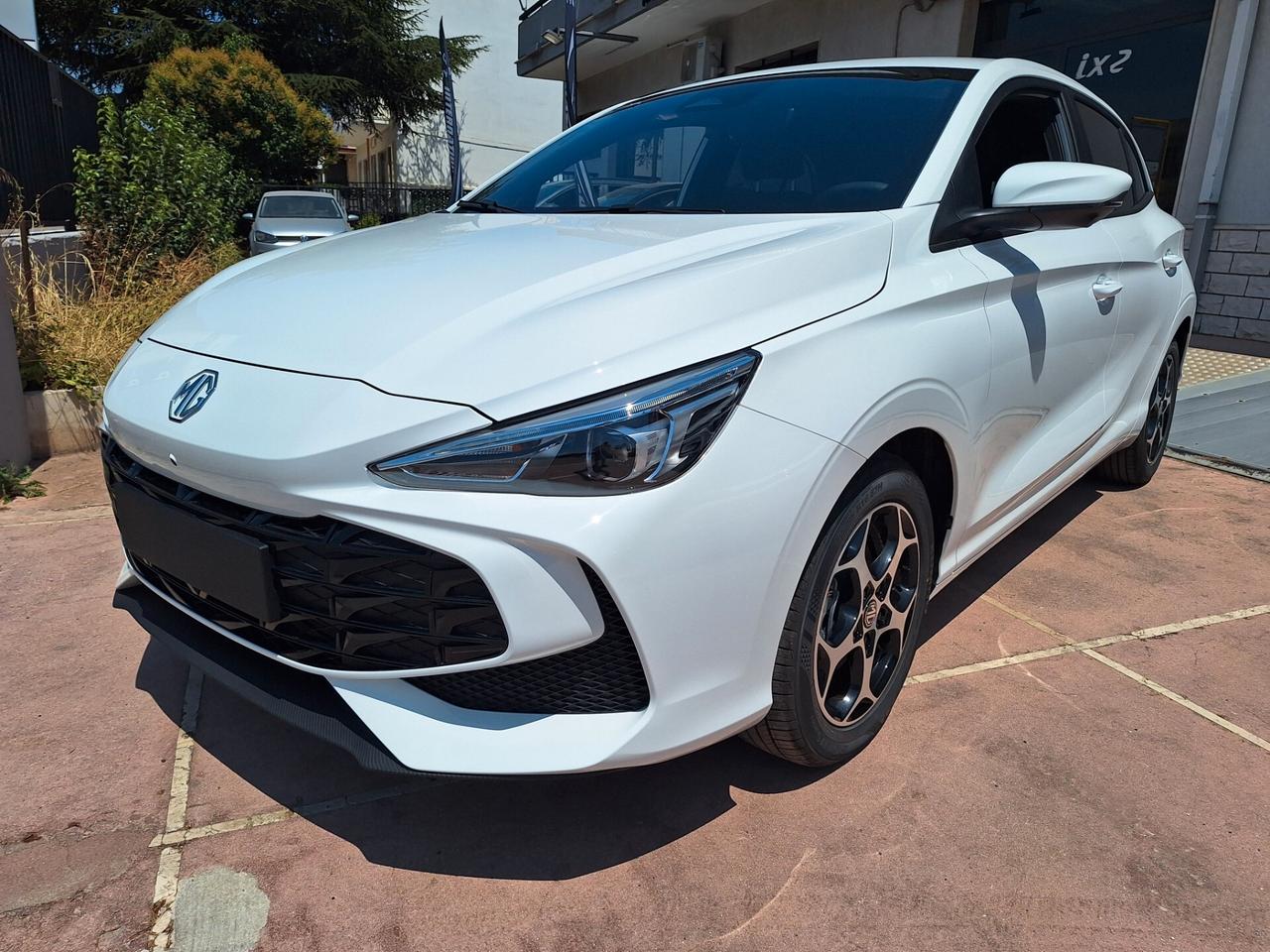 NUOVA MG3 HYBRID LUXURY