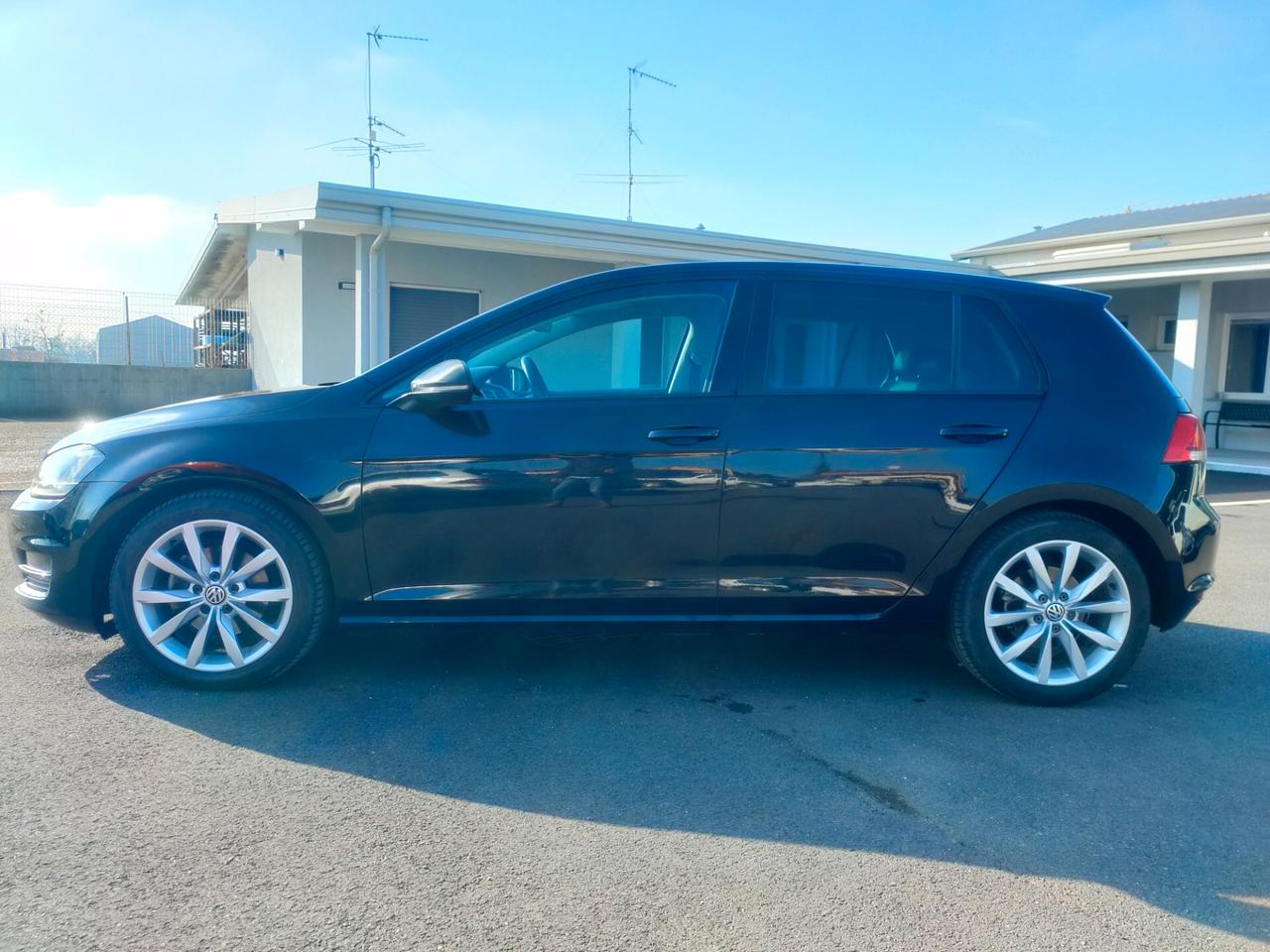 Volkswagen Golf Business 2.0 TDI 5p. Highline FARI A LED