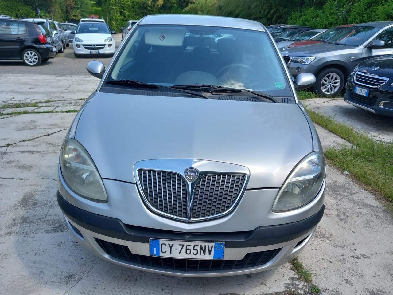 Lancia Ypsilon 1.2 16V Oro