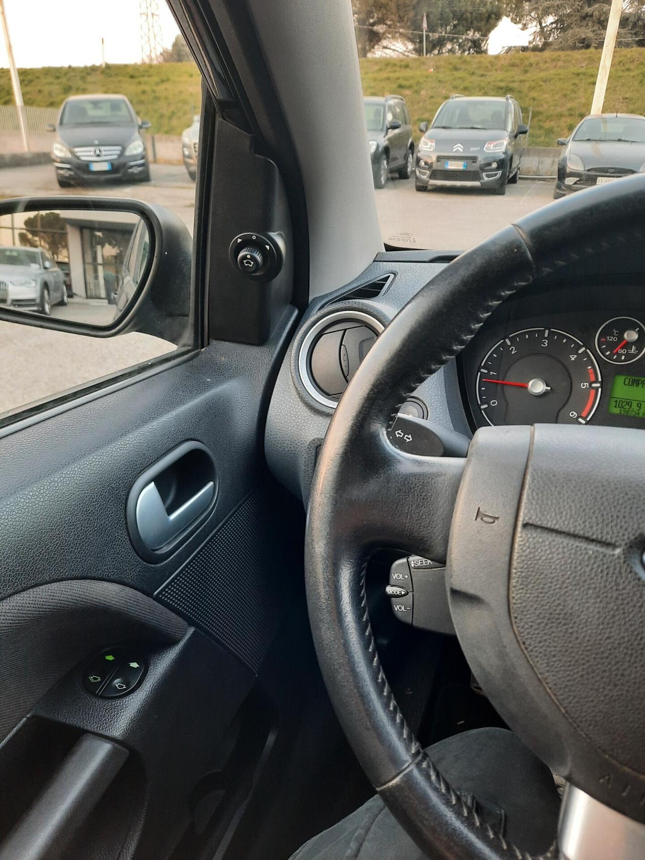 Ford Fiesta 1.4 TDCi 5p. Ghia UNICO.PRO