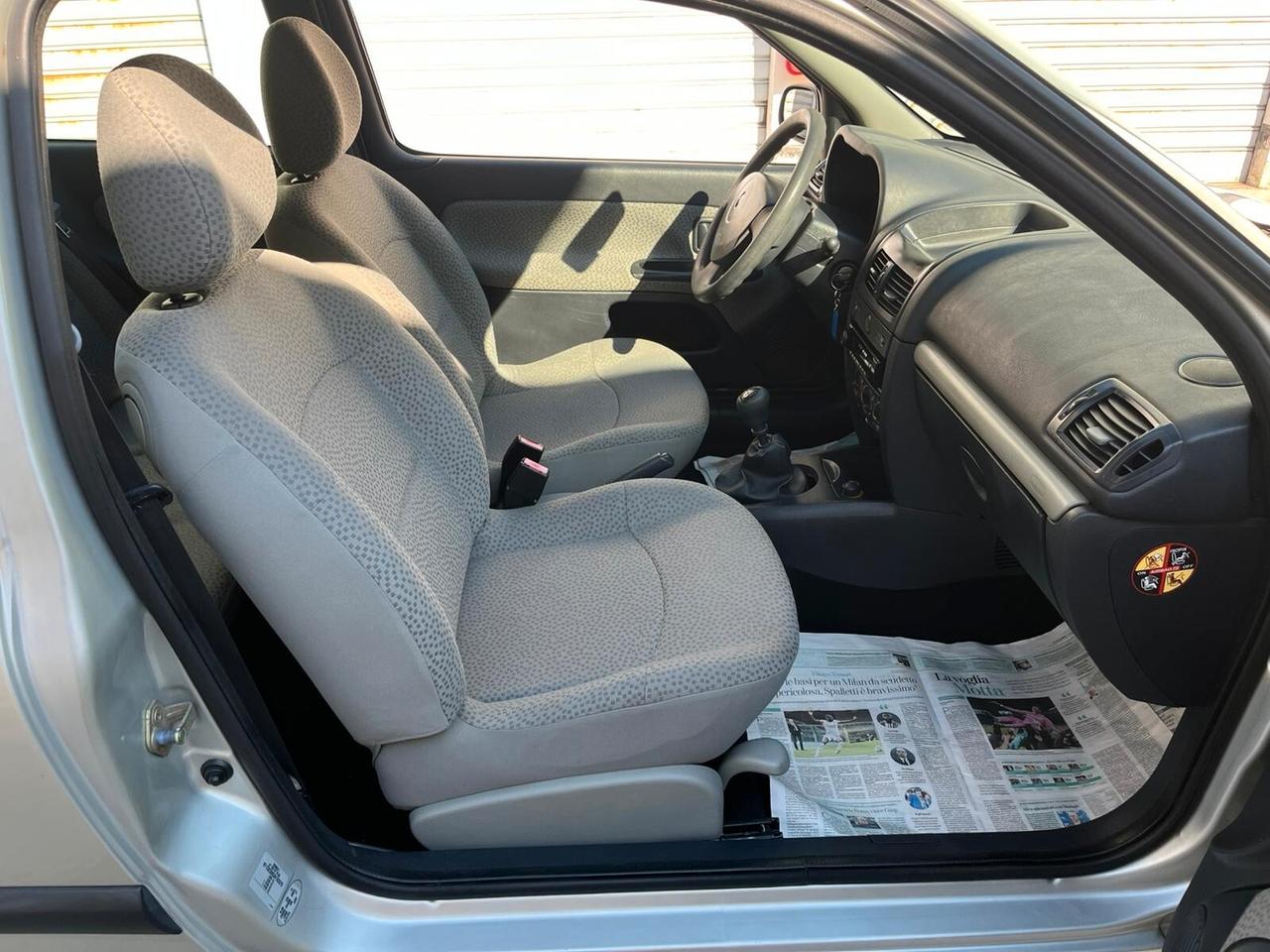 Renault Clio 1.2 16V cat 3 porte Luxe Privilège