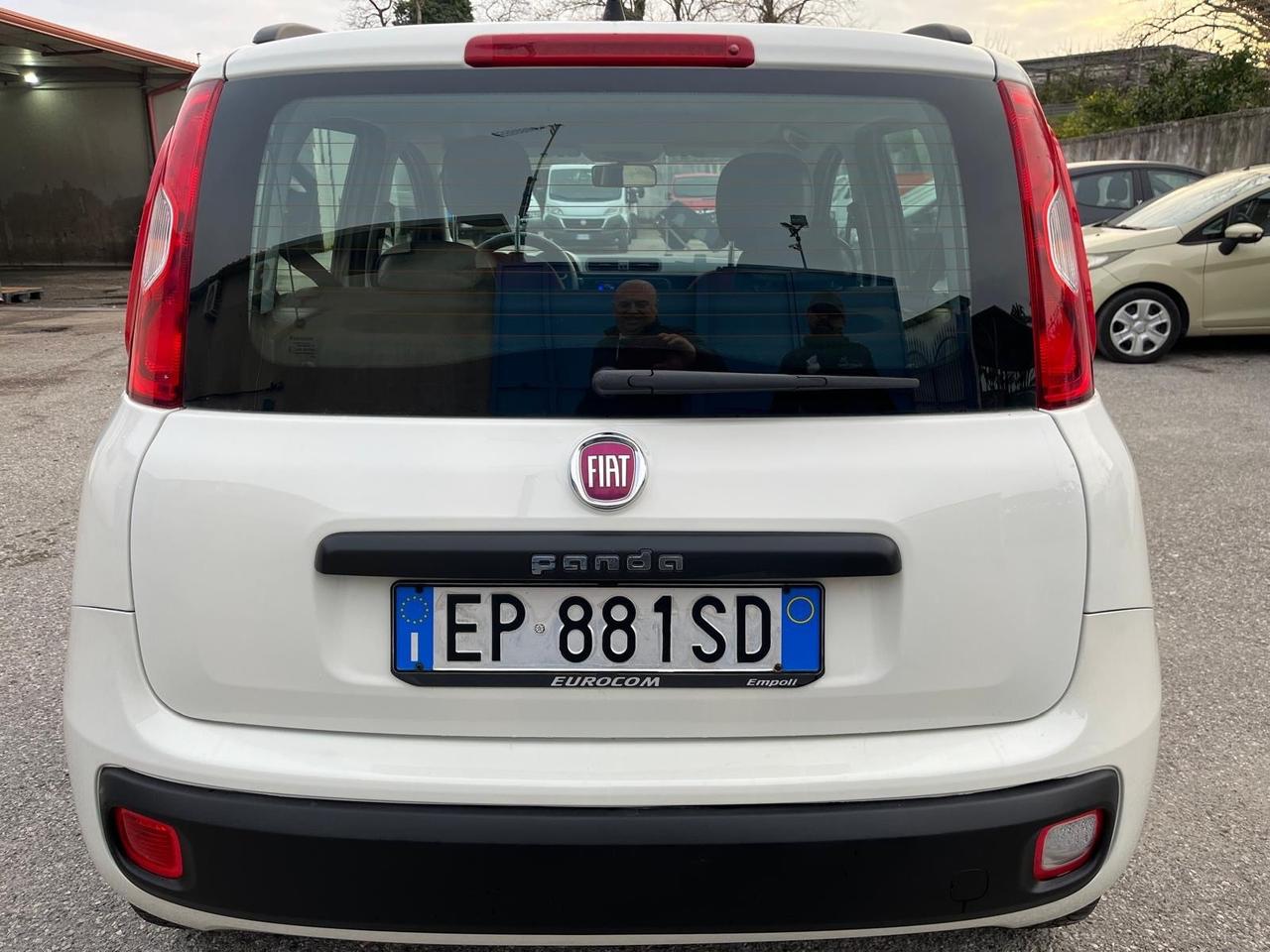 Fiat Panda -1.2 gpl-lounge-full-02/2013