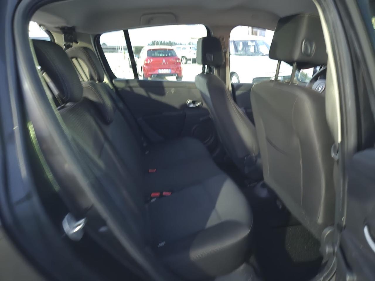 Renault Clio 1.2 16V 5 porte Luxe NAVIGATORE