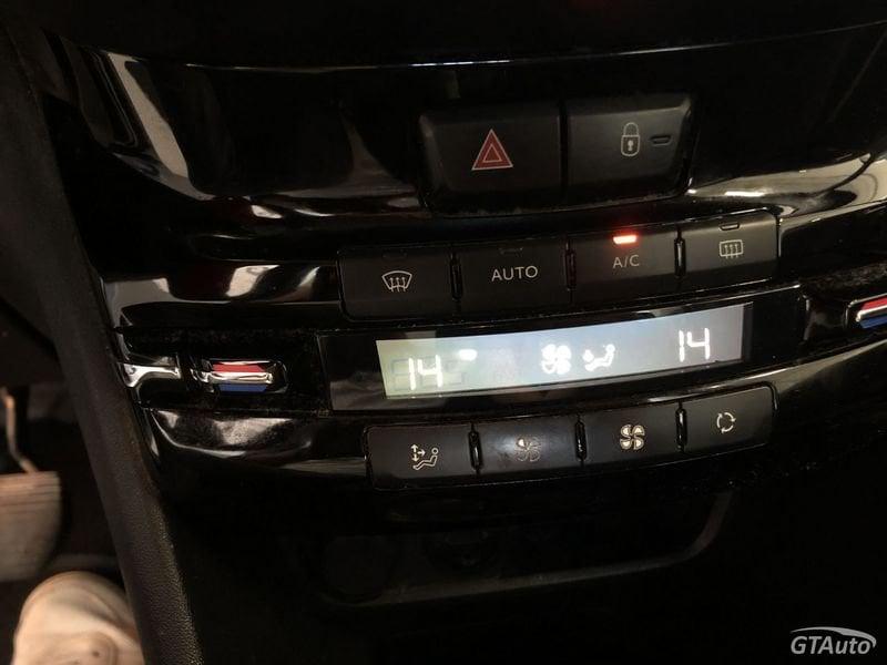 Peugeot 208 PureTech 82 5 porte Allure
