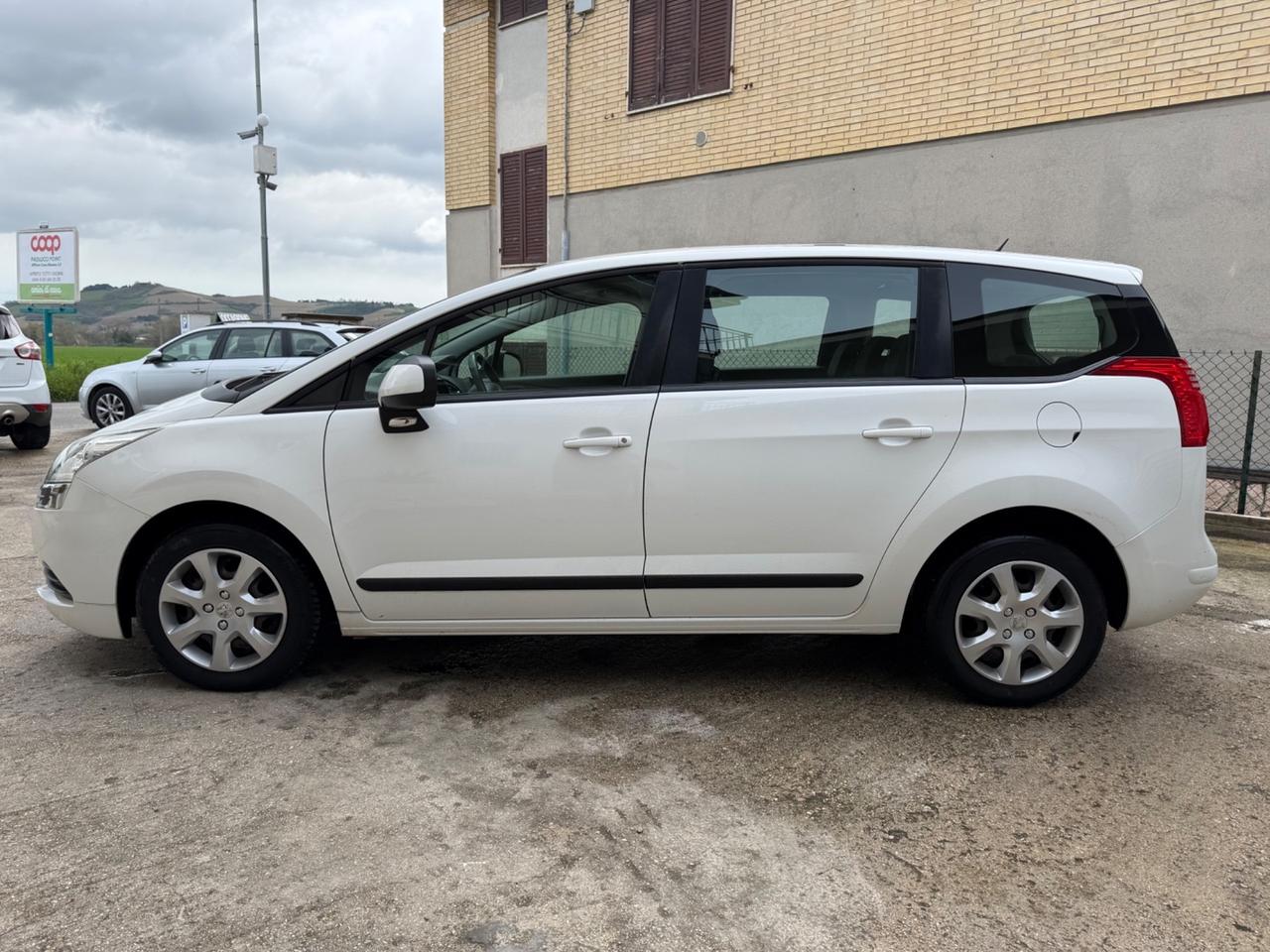 Peugeot 5008 1.6 HDi 115CV - 7 POSTI