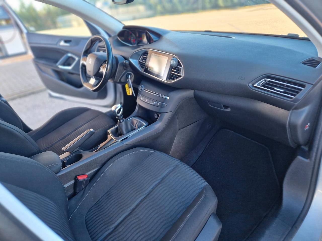 Peugeot 308 BlueHDi 120 S&S Allure