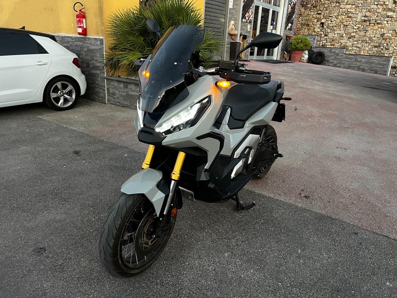 Honda X-ADV 750 Fulled- PARI AL NUOVO