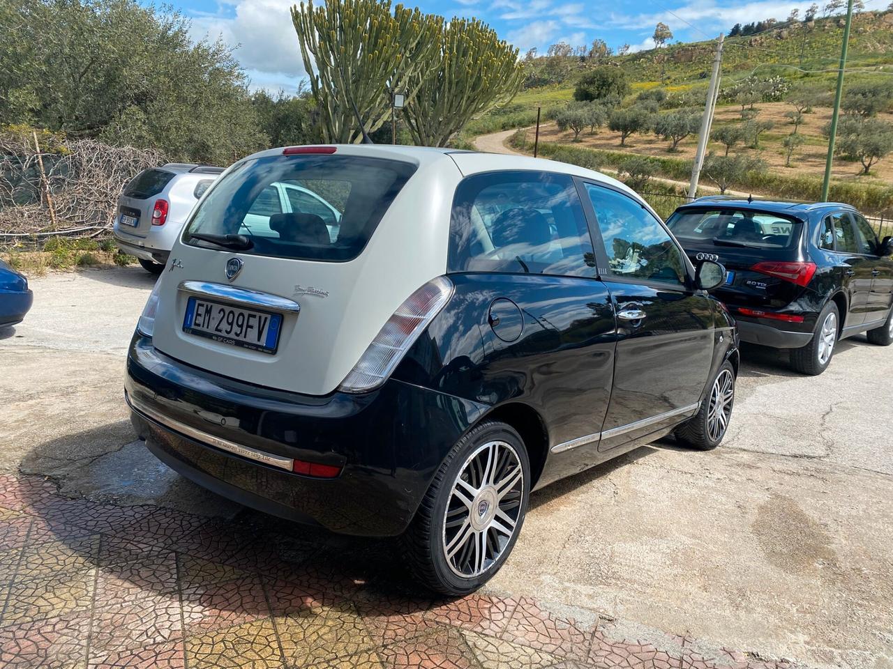 Lancia Ypsilon 1.2 69 CV 5 porte S&S Platinum