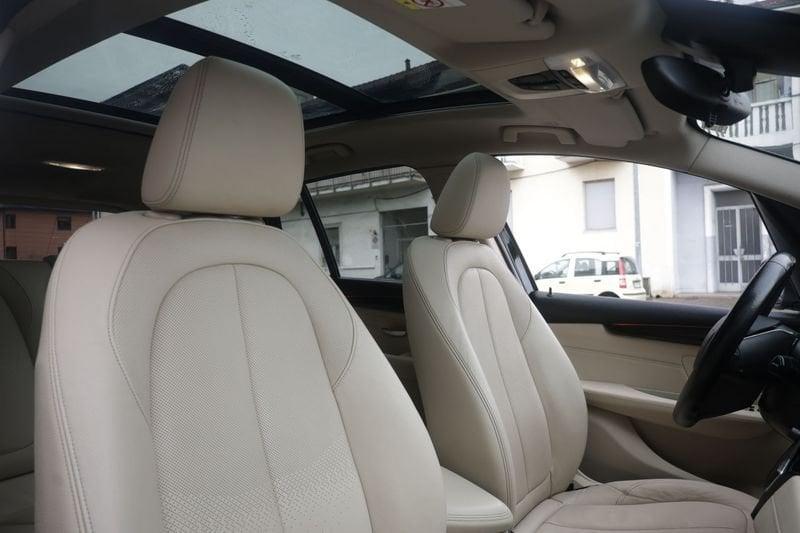 BMW Serie 2 Gran Tourer BMW Serie 2 Gran Tourer 220d xDrive Gran Tourer Luxury aut. 140KW ANNO 2016