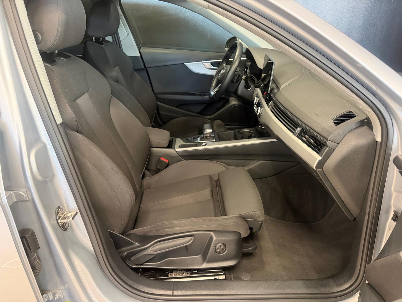 Audi A4 Avant 35 2.0 tdi mhev Business Advanced 163cv s-tronic