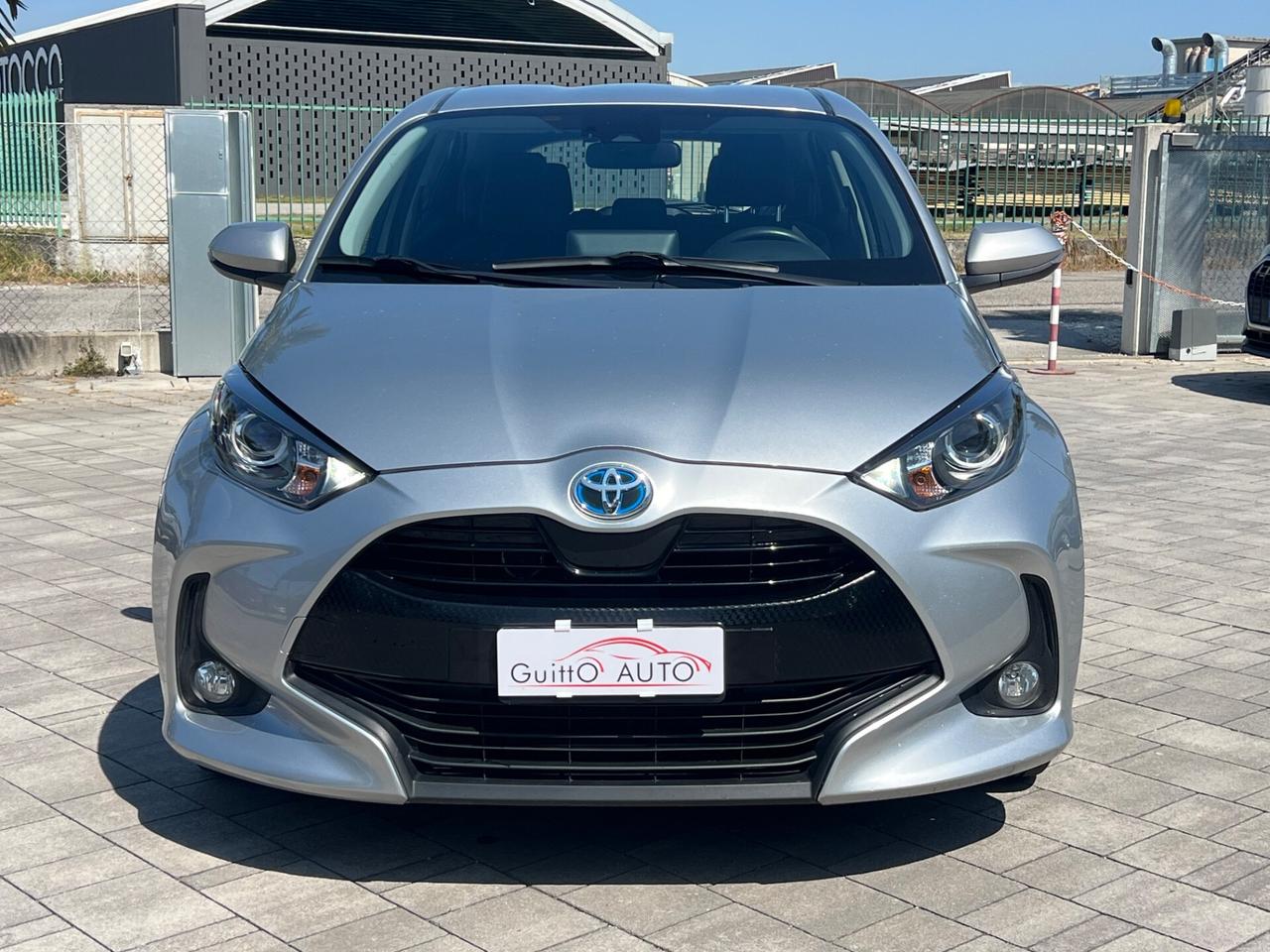 Toyota Yaris 1.5 Hybrid 5 porte Business FINANZIABILE