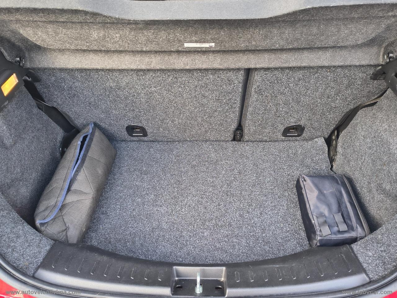 LANCIA Ypsilon 1.2 69 CV 5p. GPL Silver