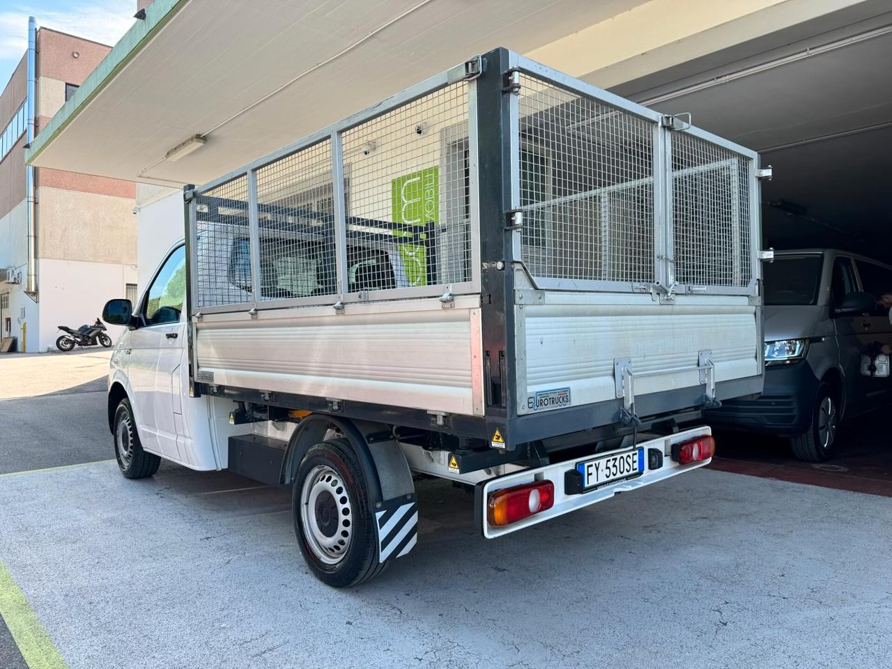 Volkswagen T6 CASSONE TRILATERALE GARANZIA 24 MESI