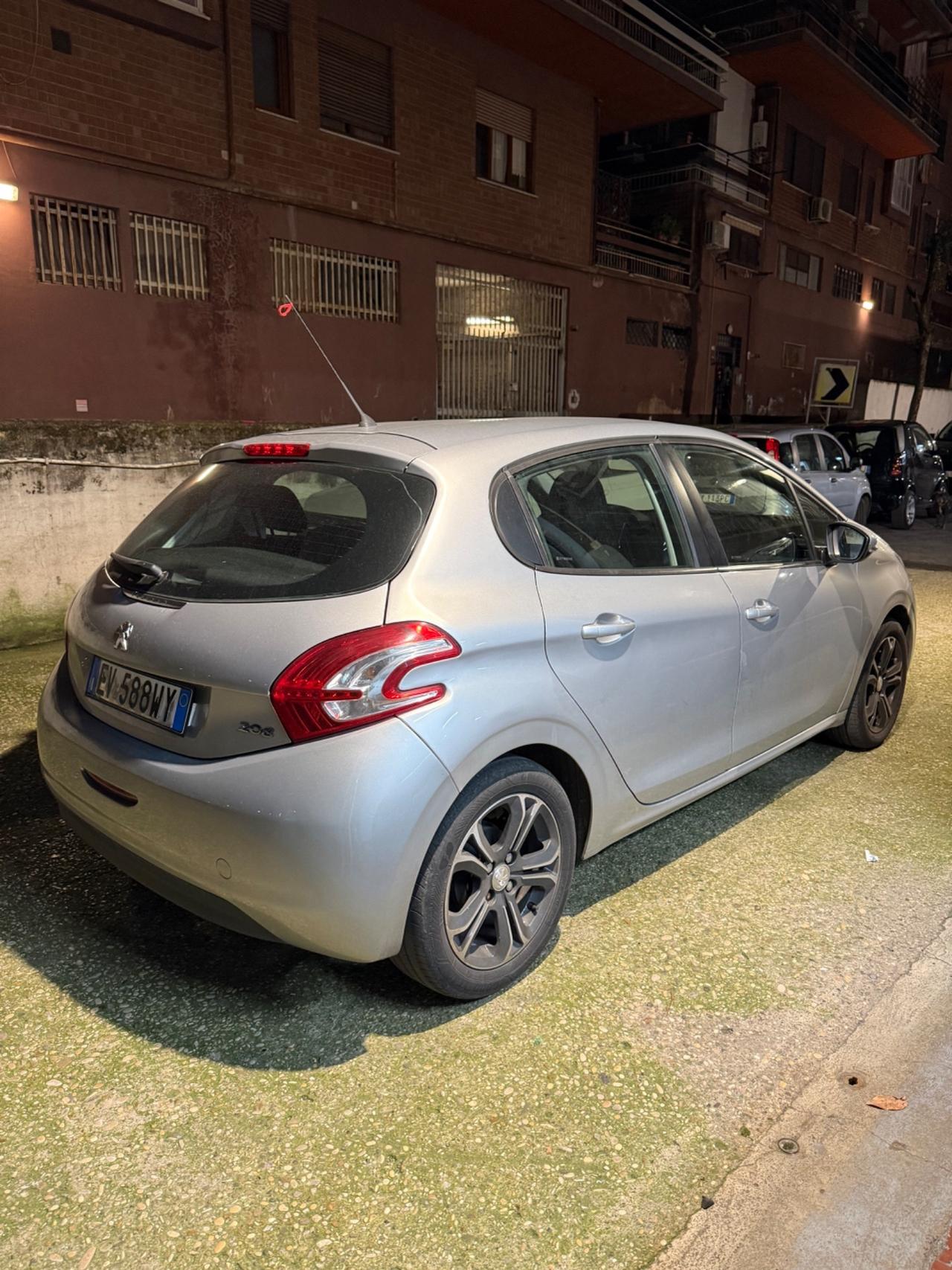 Peugeot 208 PureTech 82 5 porte Allure