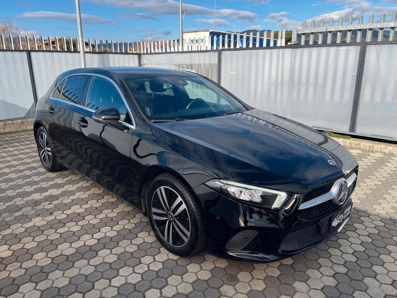 Mercedes A 180d 2.0cc 116cv Auto Sport *LUCI AMBIENT*