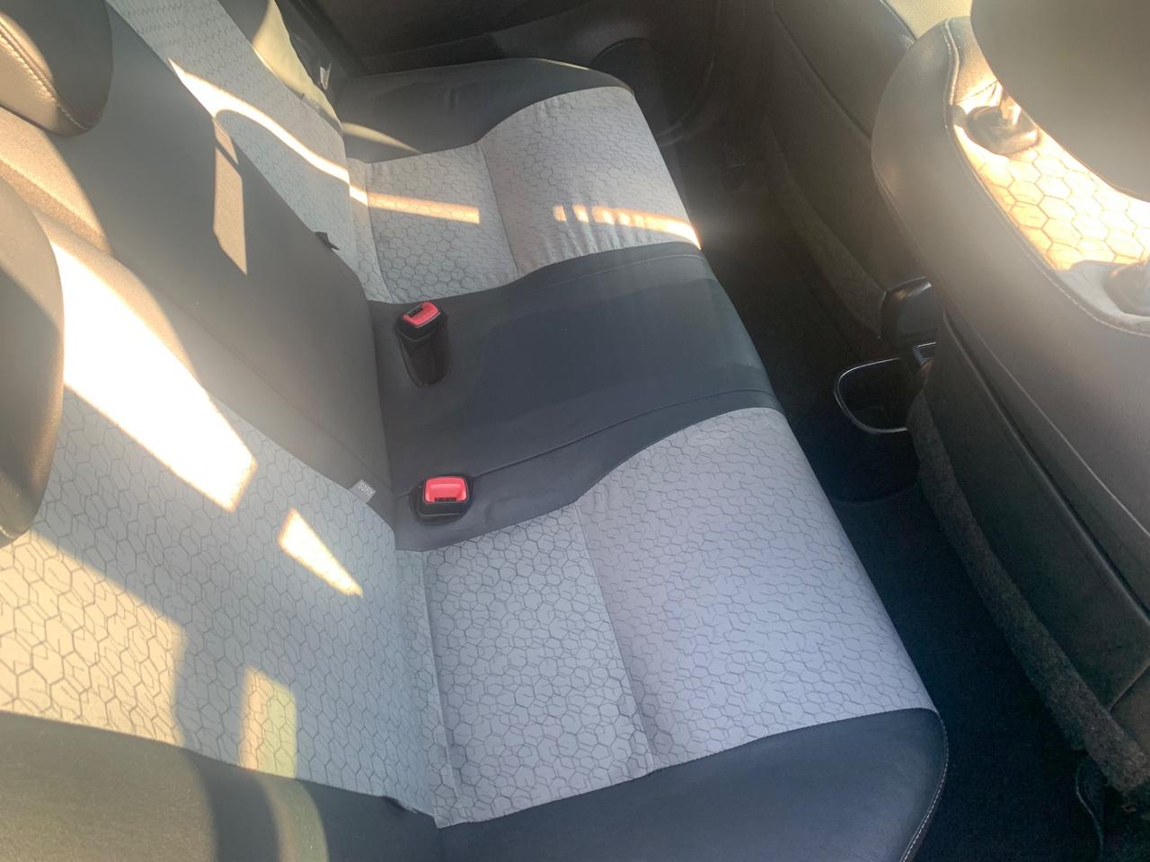 Toyota Yaris 1.4 D-4D 5 porte Lounge - 2012