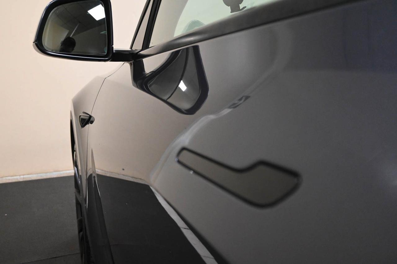 TESLA Model Y Model Y Long Range AWD
