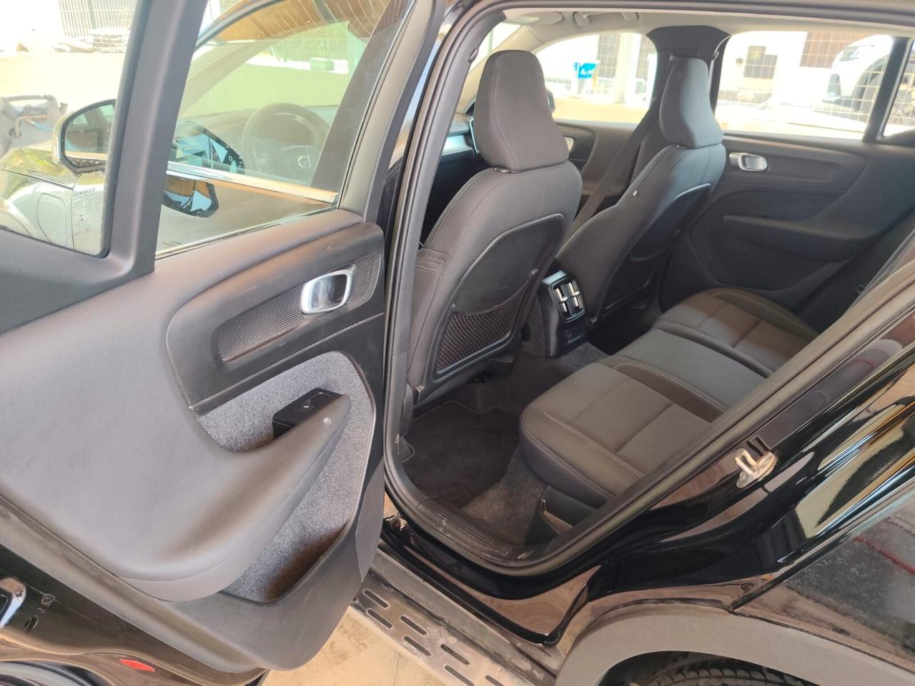 Volvo XC40 T4 Plus Dark VAN