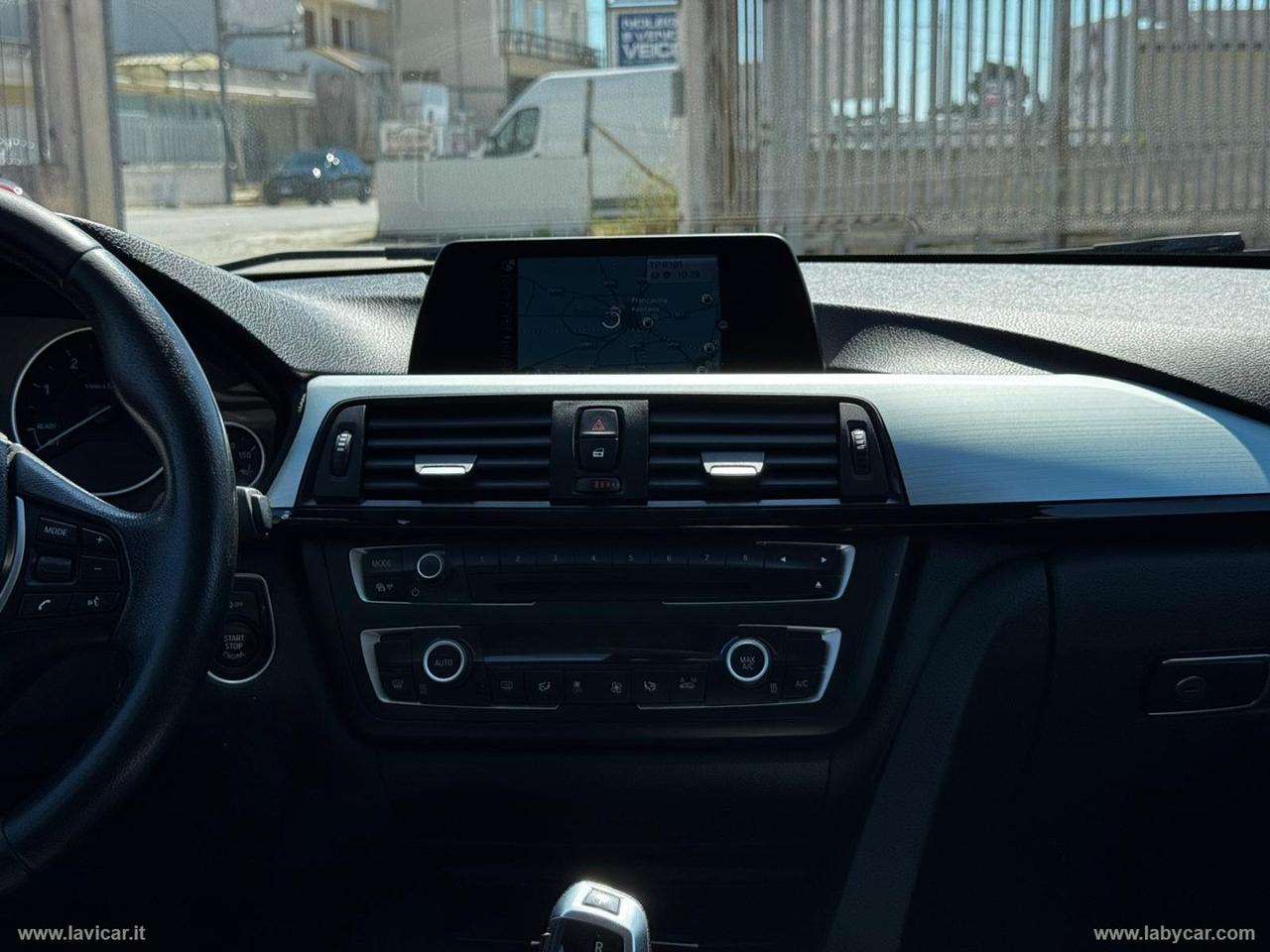 BMW 318d Touring Business Advantage