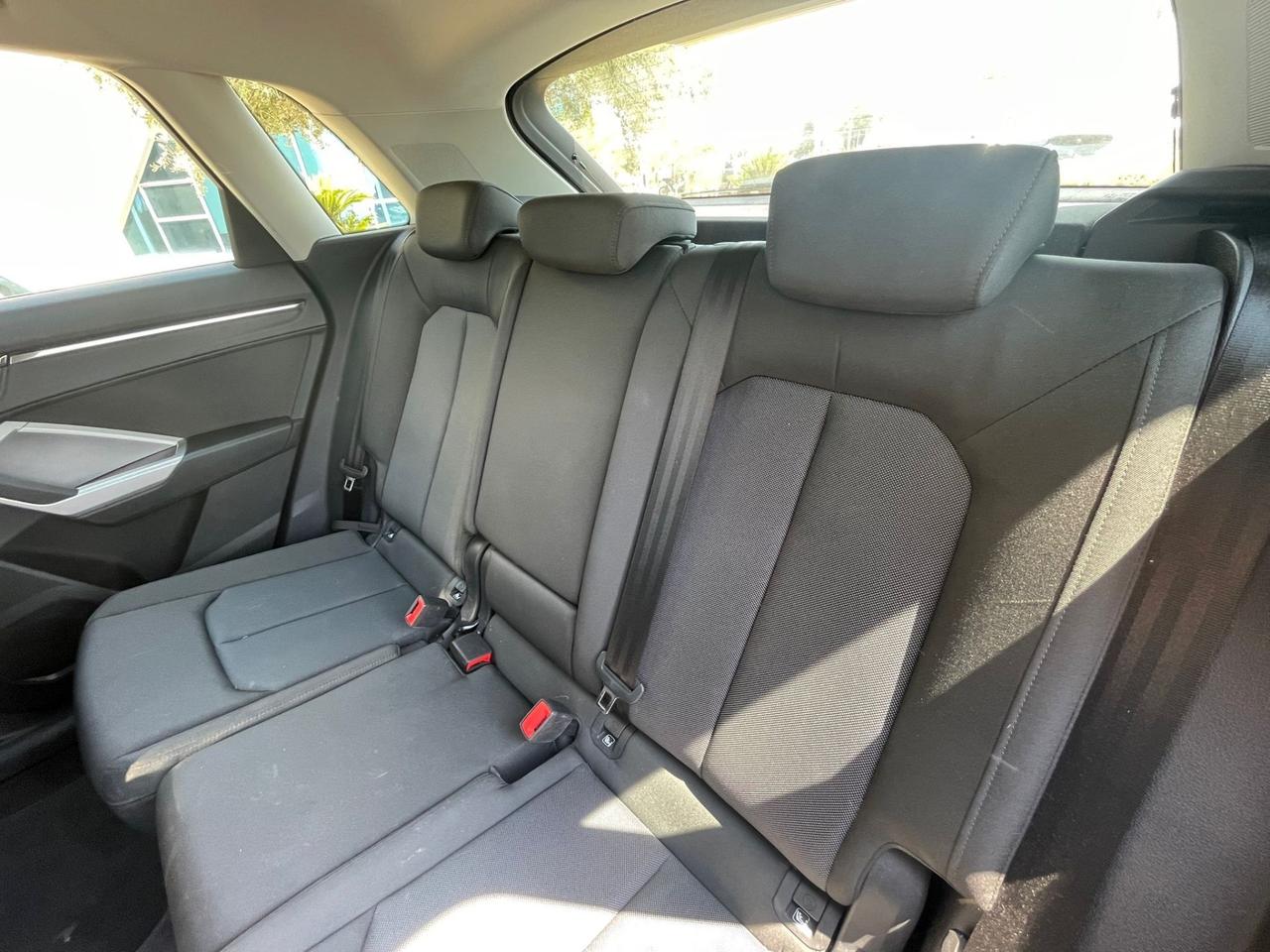 Audi Q3 35 2.0 tdi Business Advanced