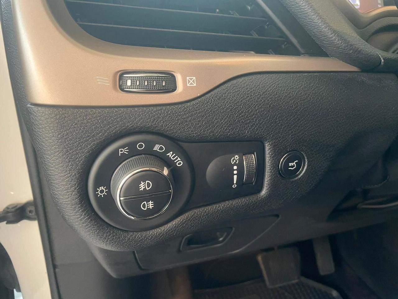 Jeep Cherokee 2.2 Mjt II 4WD Active Drive I Night Eagle