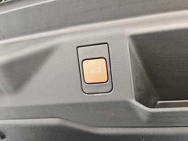 Peugeot 5008 Hybrid 136 e-DCS6 GT 7 posti