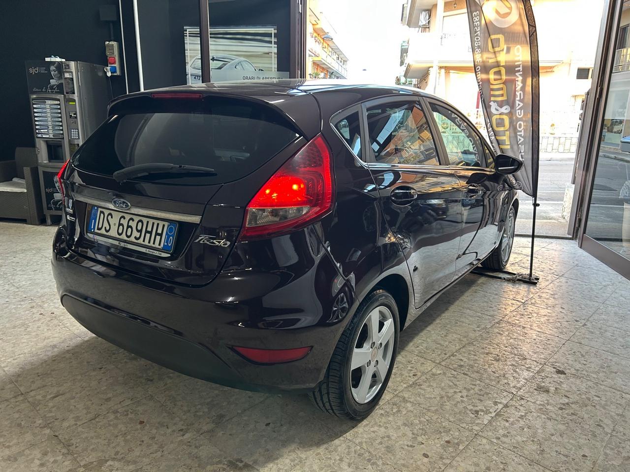 Ford Fiesta 1.4 TDCi 68CV 5 porte Titanium