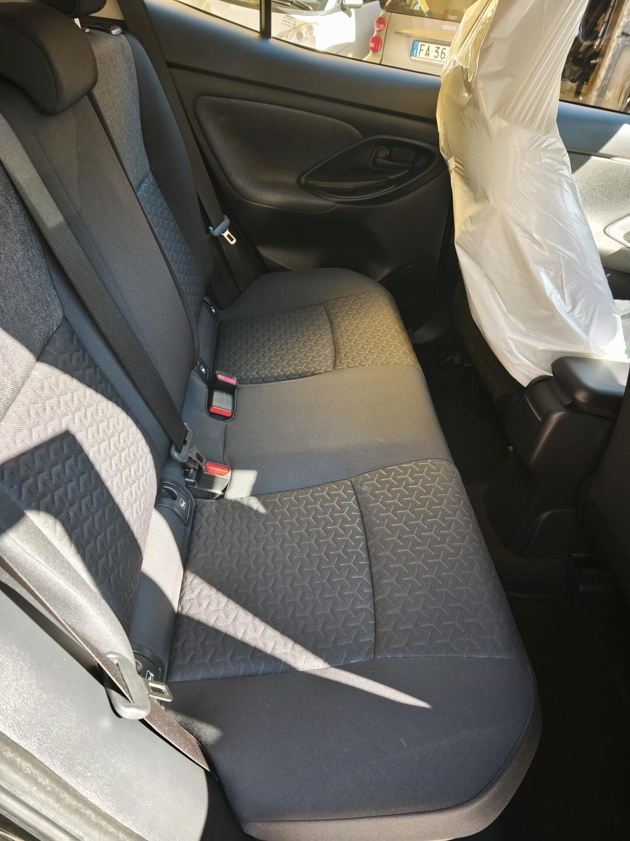 Toyota Yaris Cross 1.5 Hybrid 5p. E-CVT AWD-i Business