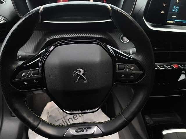 Peugeot 2008 PureTech 130 S&S GT