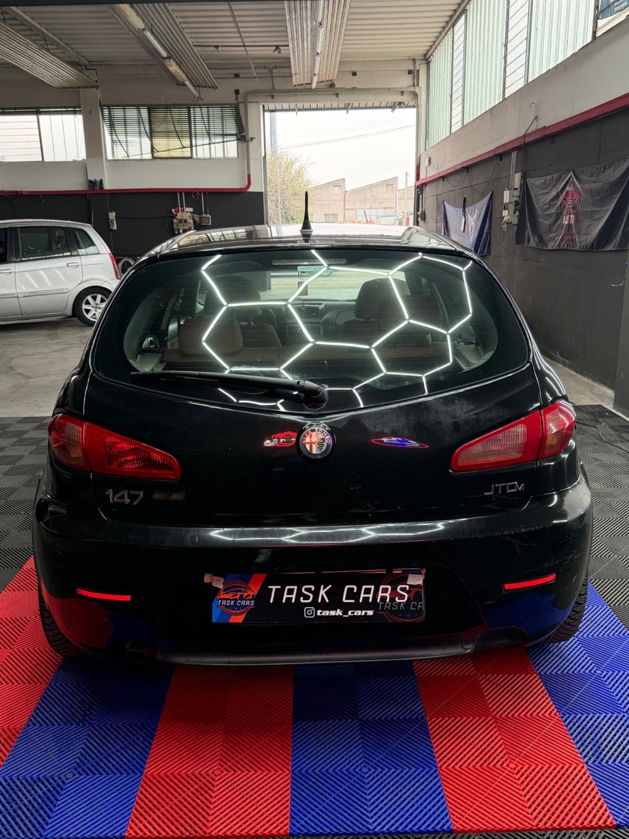 Alfa Romeo 147 1.9 JTD M-JET 16V 5 porte Black Line