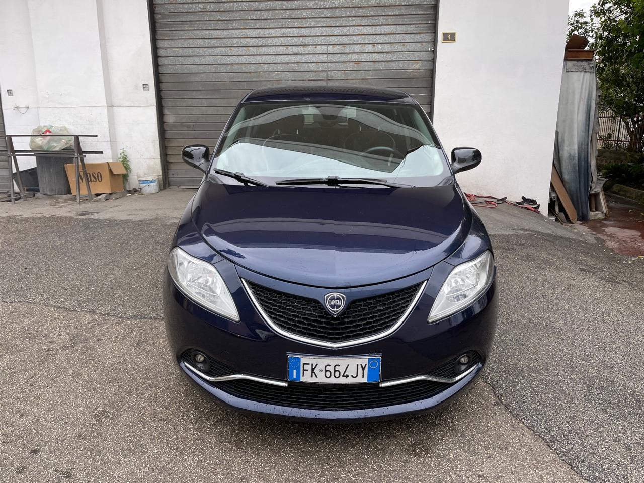 Lancia Ypsilon 1.2 69 CV 5 porte Silver