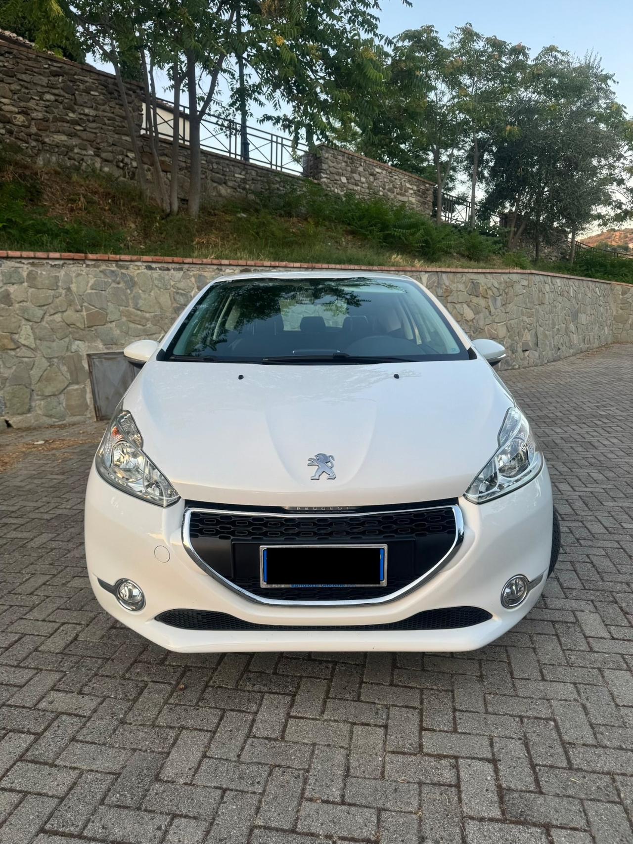 Peugeot 208 1.4 HDi 68Cv 3Porte *ALLURE* 2014