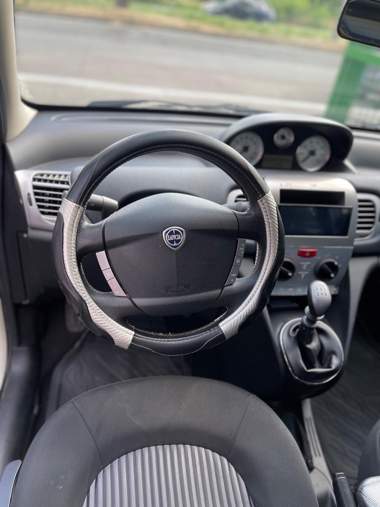 Lancia Ypsilon 1.4 Oro Ecochic GPL