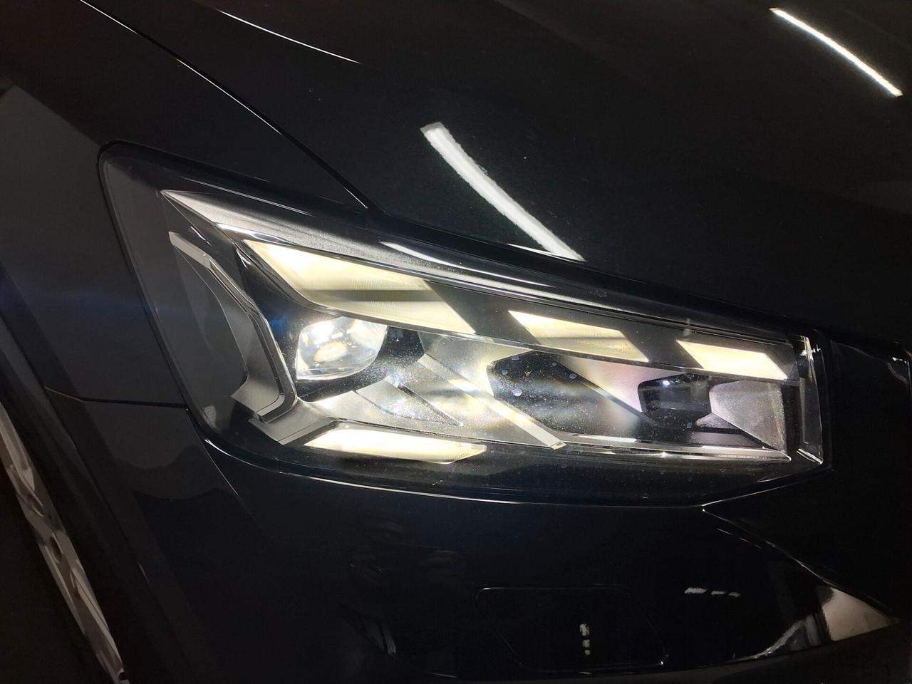 Audi Q2 30 TFSI Business Advanced