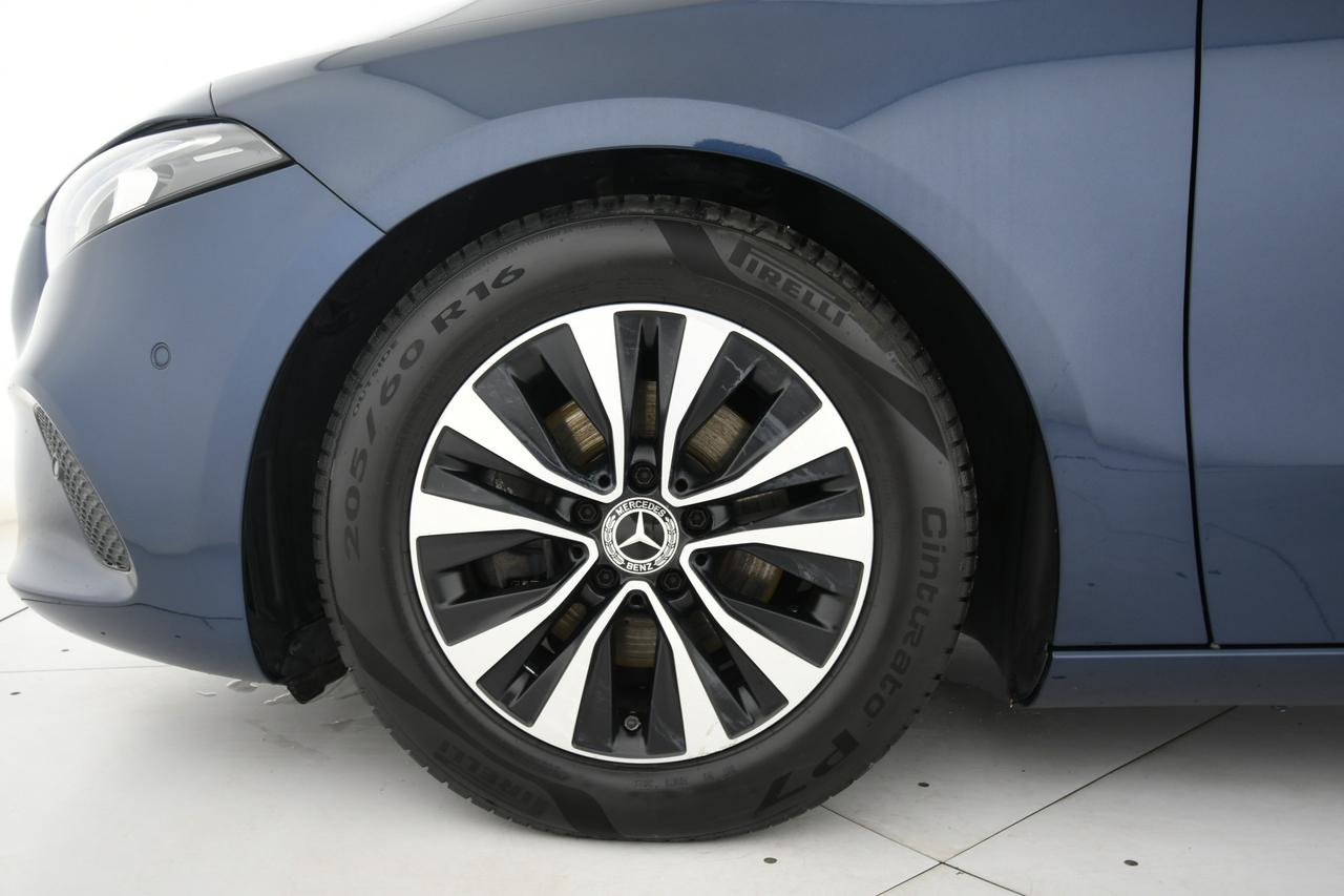 Mercedes-Benz A 180 d Business auto NEOPATENTATI+CAMERA+LED