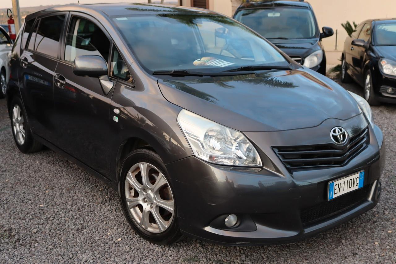 Toyota VERSO 7POSTI 2.0 diesel