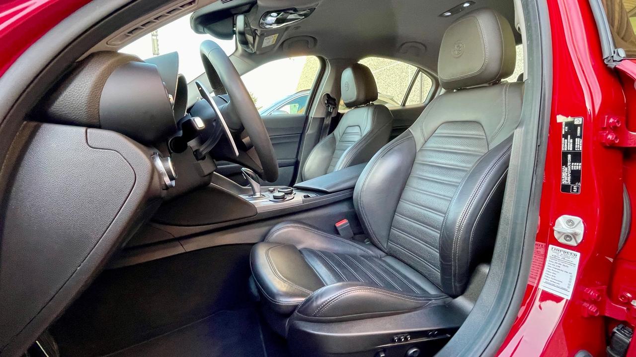 ALFA ROMEO GIULIA 2.2 Q4 VELOCE TURBODIESEL 210CV - SEDILI ELETTRICI IN PELLE RISCALDABILI, VOLANTE RISCALDATO, FULL LED