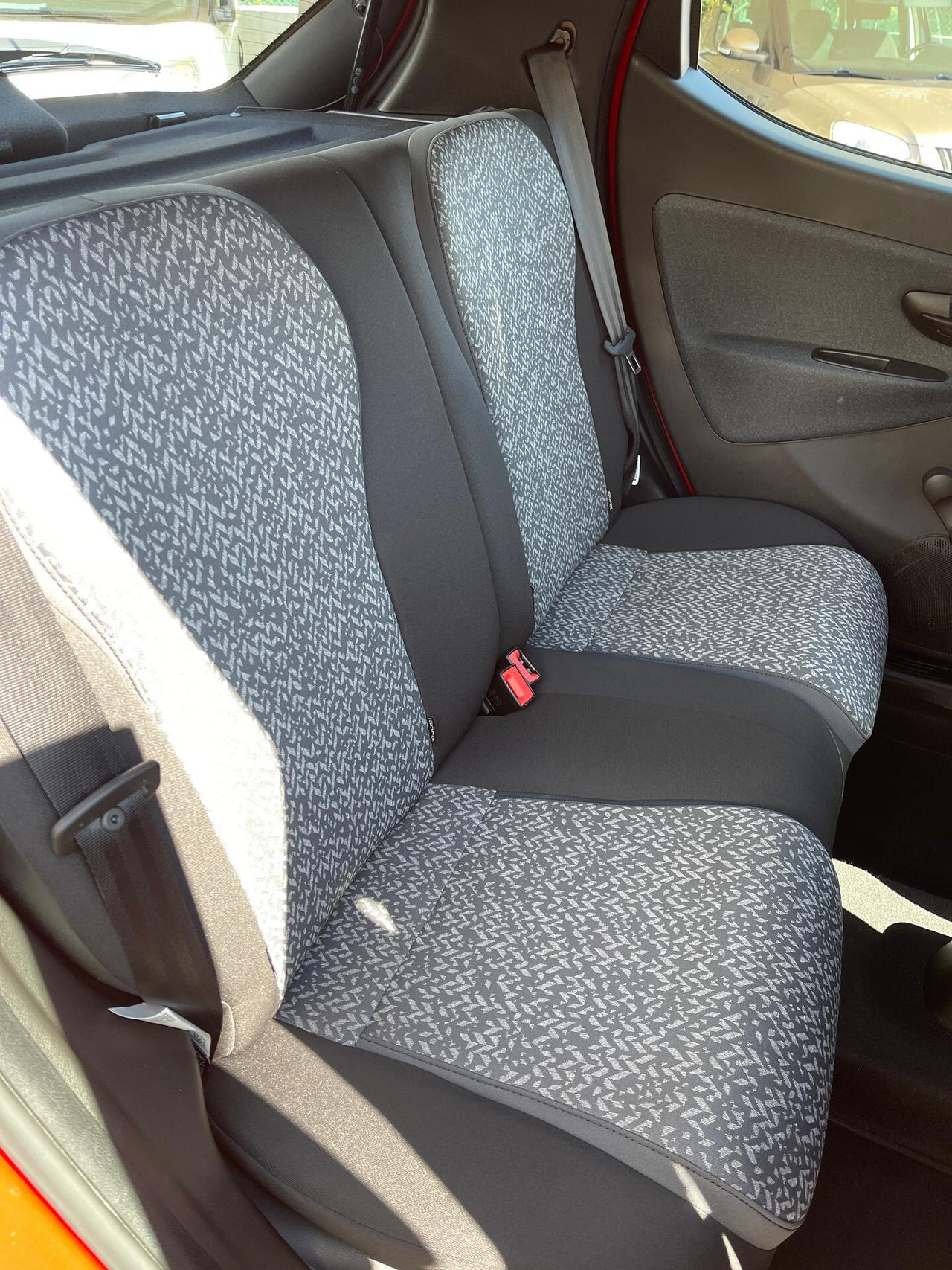 Lancia Ypsilon 1.0 hybrid Silver s