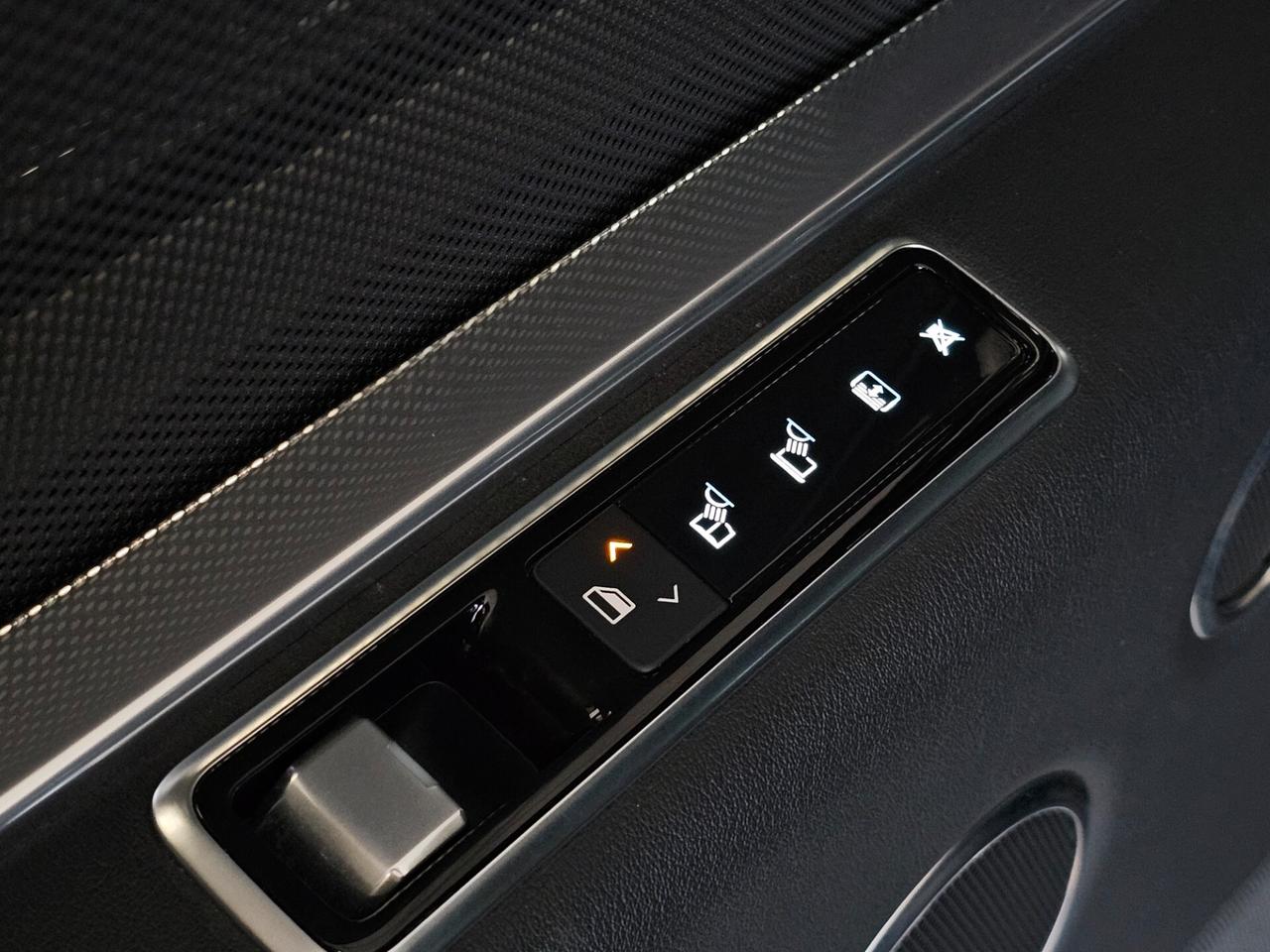 Land Rover Range VOGUE P400E LWB 2.0