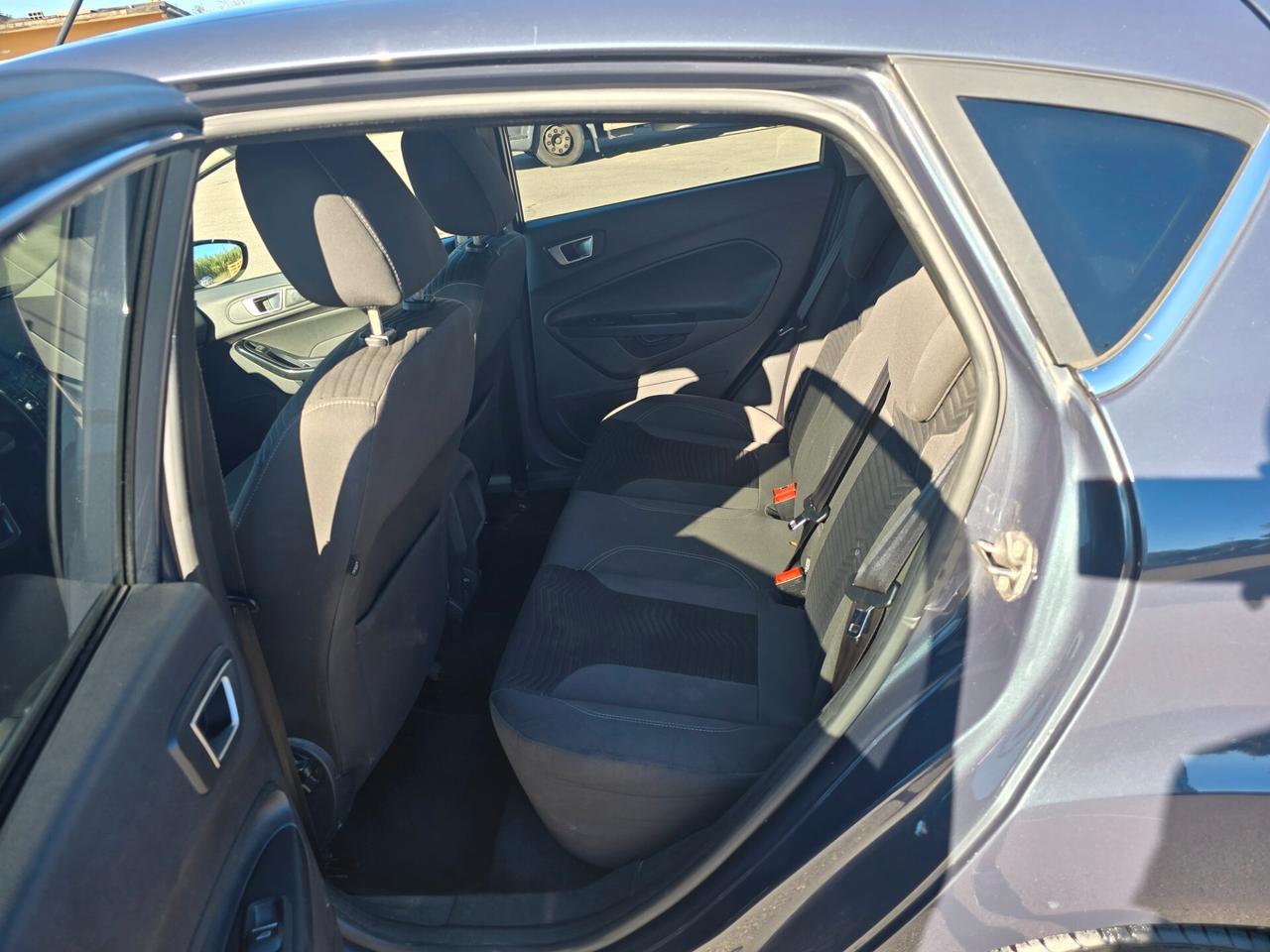 Ford Fiesta 1.5 TDCi 75CV 5 porte Titanium