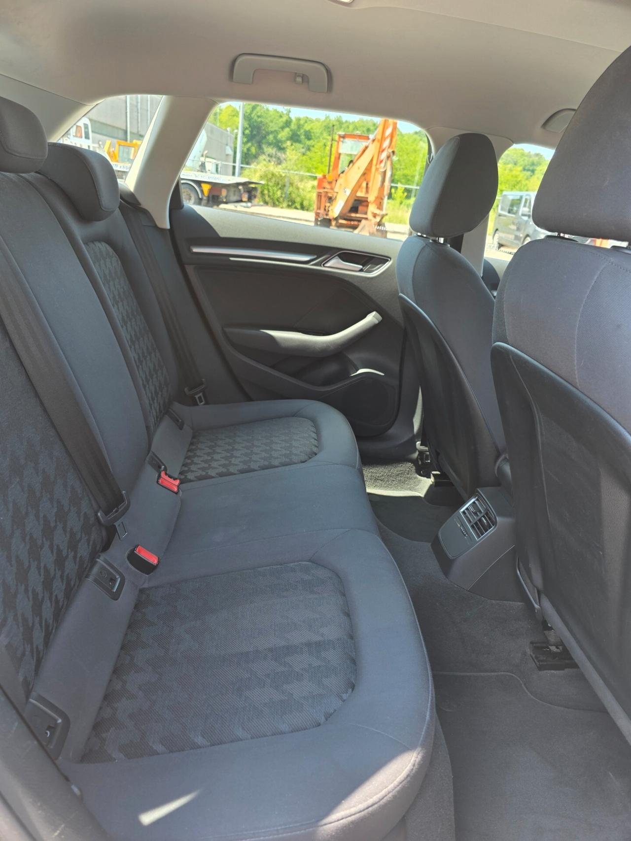 Audi A3 1.6 TDI clean diesel Ambition