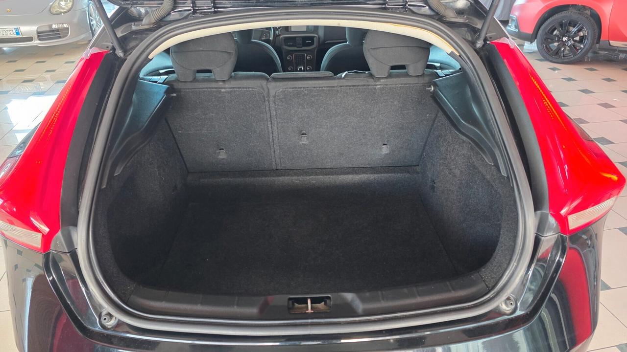 Volvo V40 D2 1.6 summum (84kw)