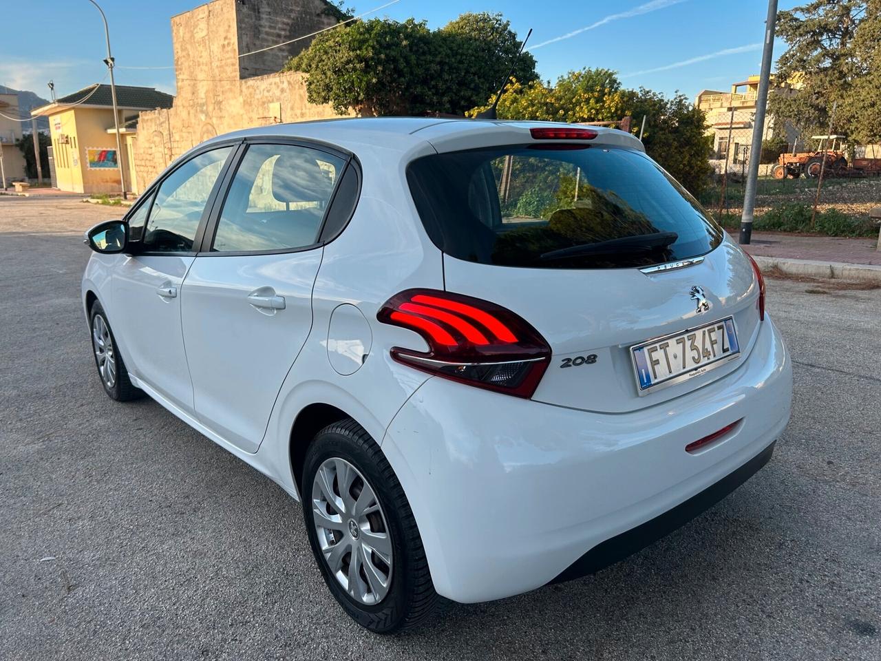 Peugeot 208